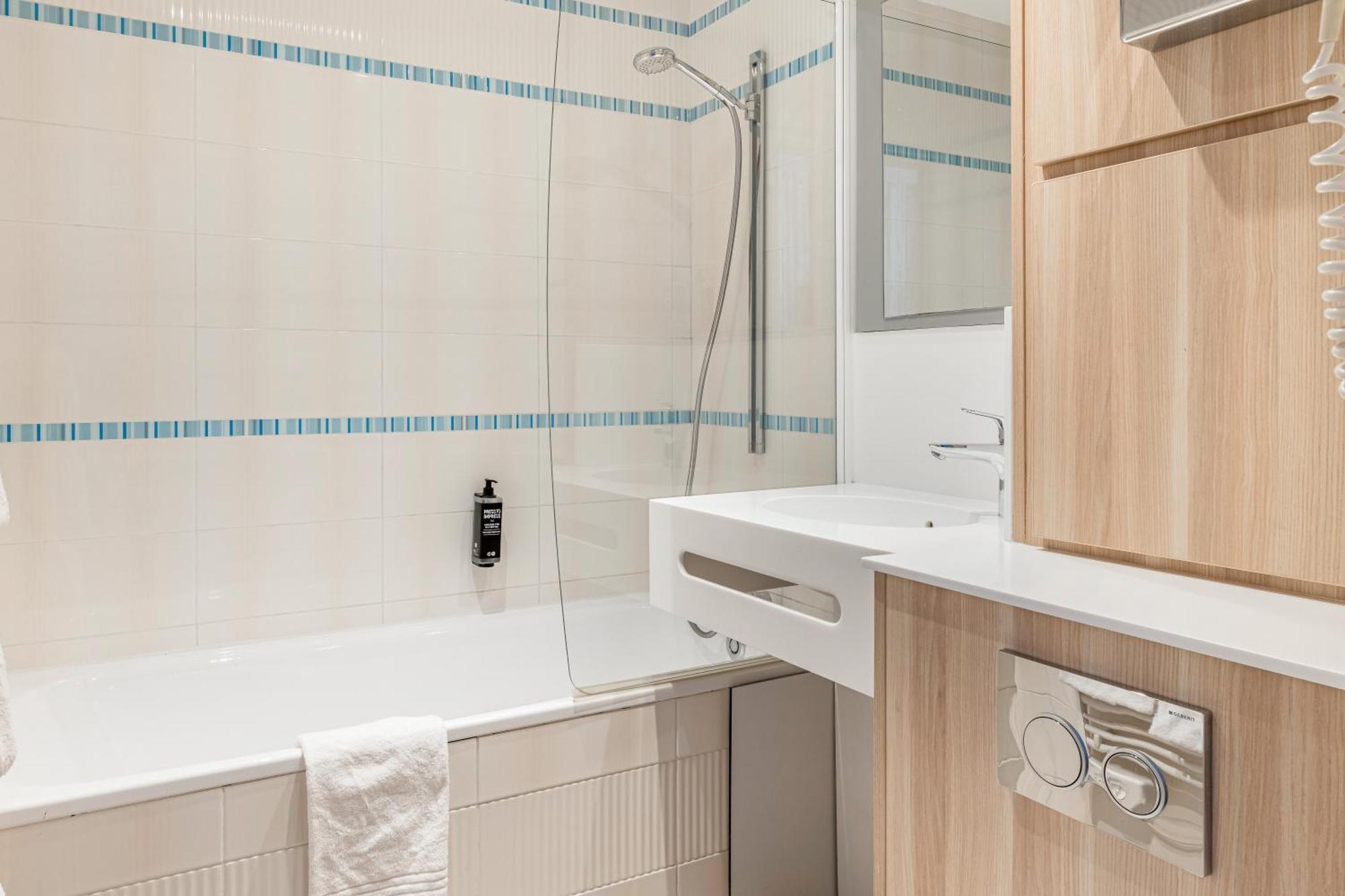 Ibis Styles Annecy Centre Gare Hotel Kültér fotó